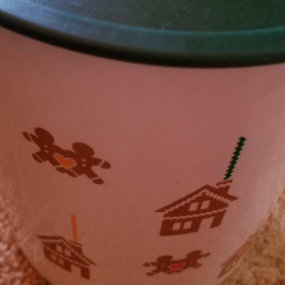 TUPPERWARE 2416 Holiday GINGERBREAD House CANISTER - Picture 1 of 7